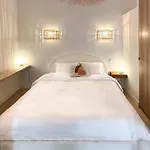 Canettes Deluxe Apartment